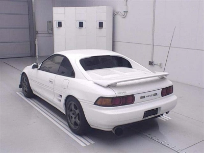 TOYOTA MR2