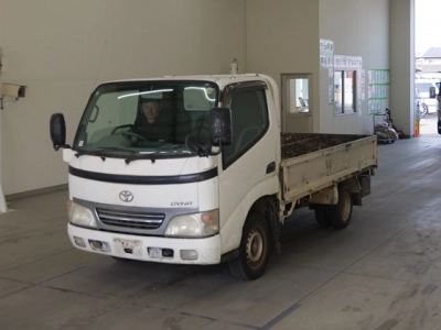 TOYOTA DYNA