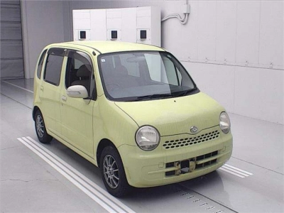 DAIHATSU MOVE LATTE