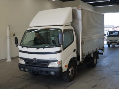 TOYOTA DYNA