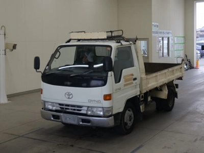 TOYOTA DYNA