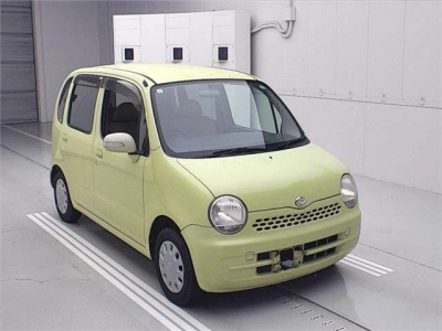 DAIHATSU MOVE LATTE