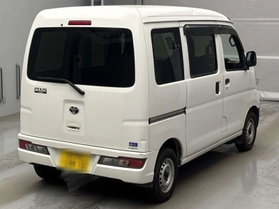 TOYOTA PIXIS VAN