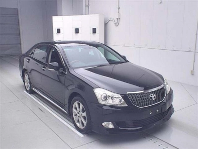 TOYOTA CROWN MAJESTA