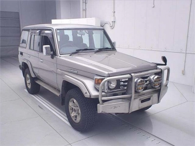 TOYOTA LAND CRUISER 70