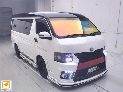 TOYOTA HIACE