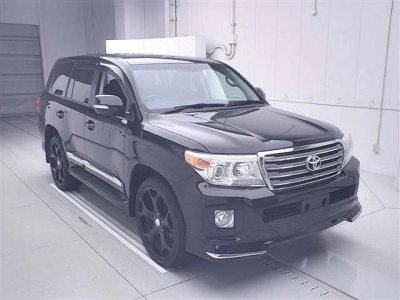 TOYOTA LAND CRUISER