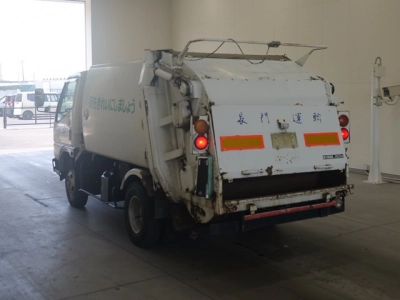 MITSUBISHI CANTER