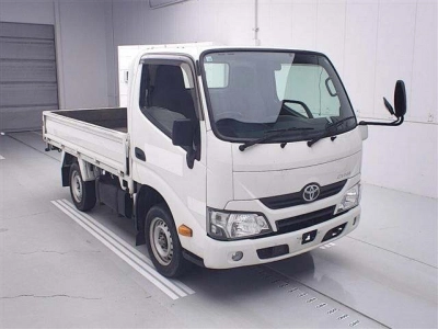 TOYOTA DYNA