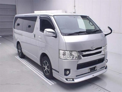 TOYOTA REGIUS ACE