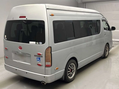 TOYOTA HIACE WAGON