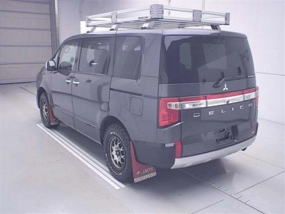 MITSUBISHI DELICA D:5
