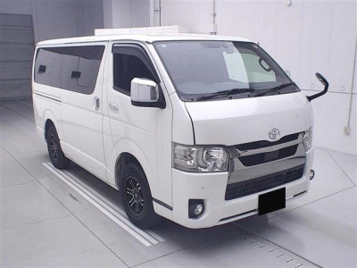 TOYOTA HIACE