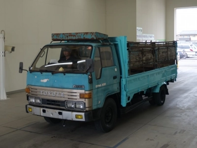 TOYOTA DYNA