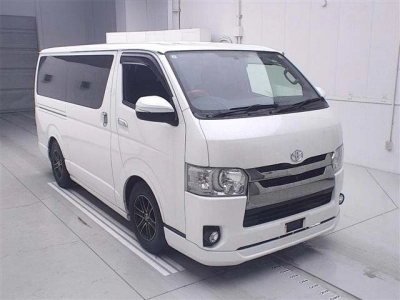 TOYOTA REGIUS ACE