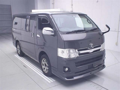 TOYOTA REGIUS ACE