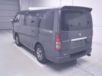 TOYOTA REGIUS ACE
