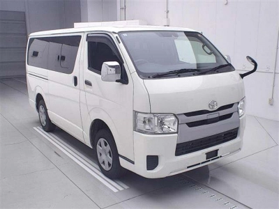 TOYOTA REGIUS ACE