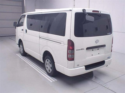 TOYOTA REGIUS ACE