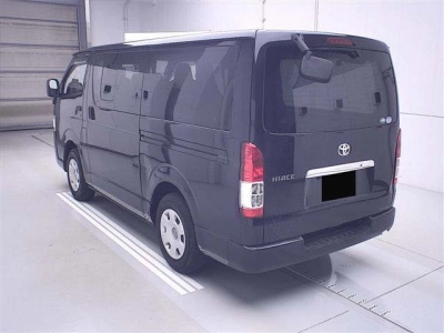 TOYOTA HIACE