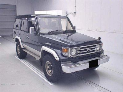 TOYOTA LAND CRUISER 70
