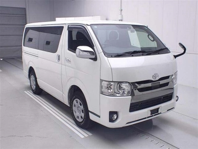 TOYOTA REGIUS ACE