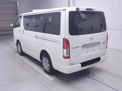 TOYOTA REGIUS ACE