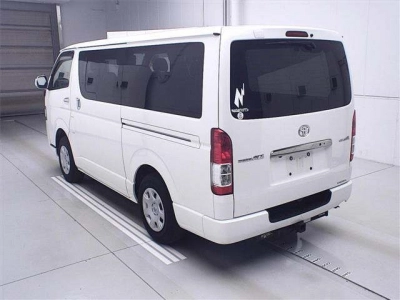 TOYOTA REGIUS ACE