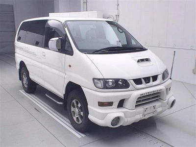 MITSUBISHI DELICA SPACE GEAR