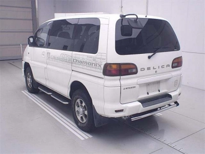 MITSUBISHI DELICA SPACE GEAR