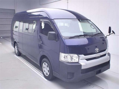 TOYOTA REGIUS ACE