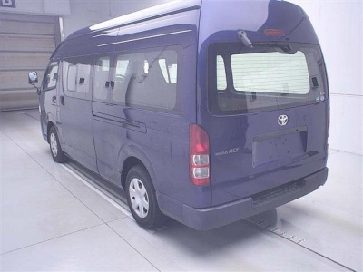 TOYOTA REGIUS ACE