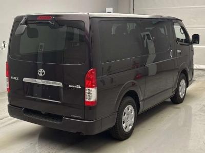 TOYOTA HIACE VAN