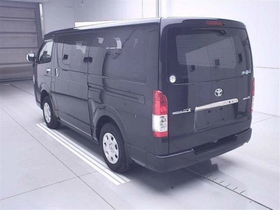 TOYOTA REGIUS ACE