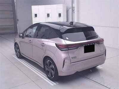 NISSAN AURA