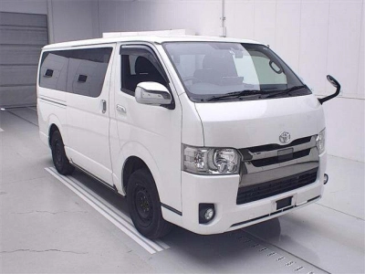 TOYOTA REGIUS ACE
