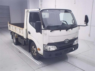 TOYOTA DYNA