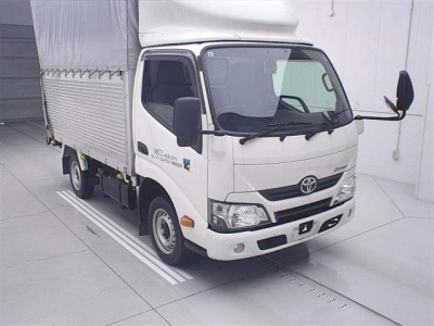 TOYOTA DYNA