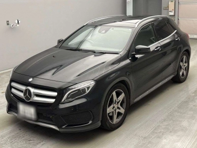 MERCEDES BENZ GLA