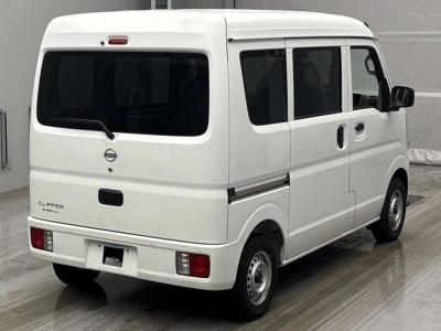 NISSAN CLIPPER VAN
