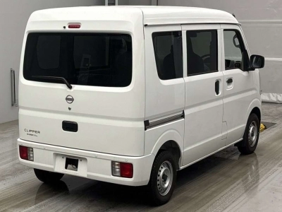 NISSAN CLIPPER VAN