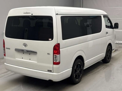 TOYOTA HIACE WAGON