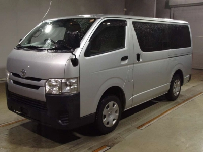 TOYOTA HIACE VAN