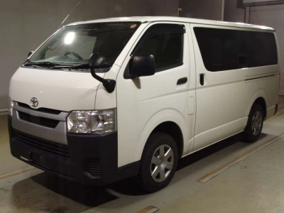 TOYOTA HIACE VAN