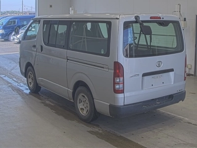 TOYOTA HIACE