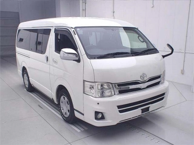 TOYOTA REGIUS ACE