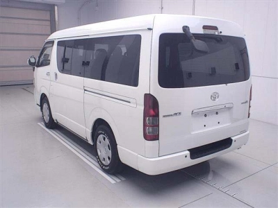 TOYOTA REGIUS ACE