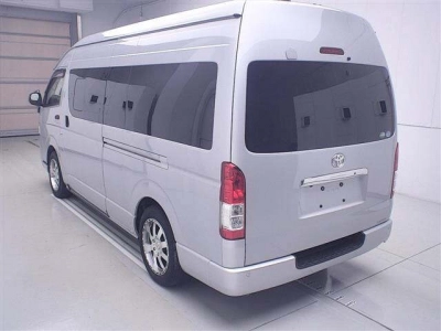 TOYOTA REGIUS ACE