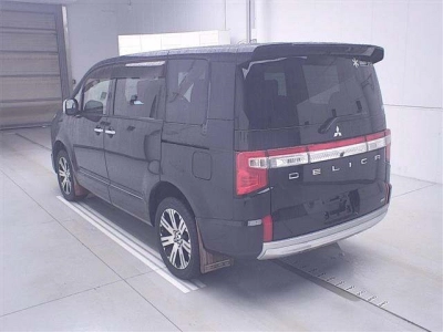 MITSUBISHI DELICA D:5