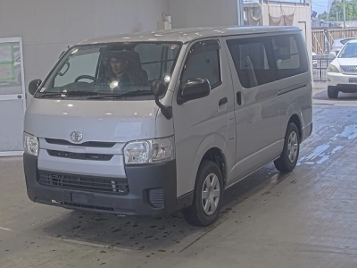 TOYOTA REGIUS ACE